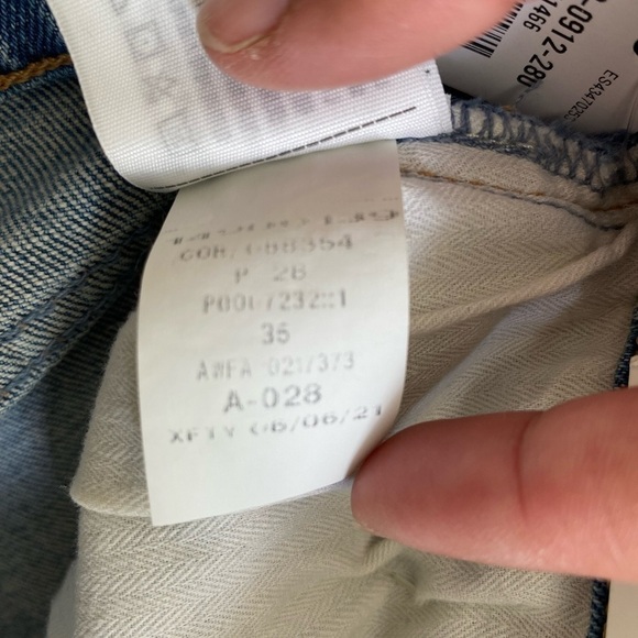 NWT Abercrombie & Fitch The Mom Shorts High Rise Distressed Women’s 35 - Picture 8 of 14